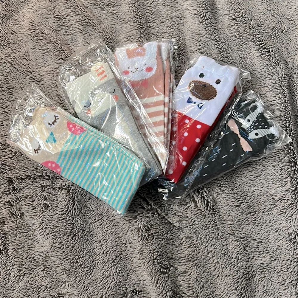 BRAND NEW feminine character socks 5 pack